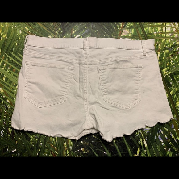 LOFT White Scalloped Jean Shorts - Picture 2 of 4